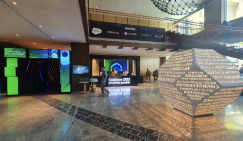 Image gallery marquee