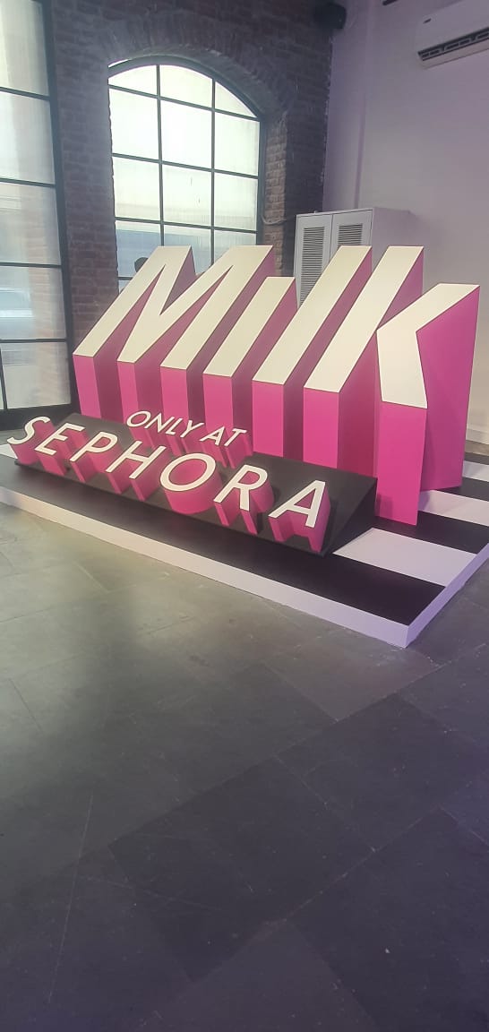 Image gallery marquee